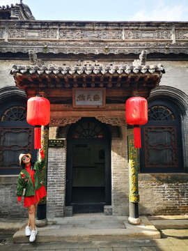 古宅大门 时光静默的守护者